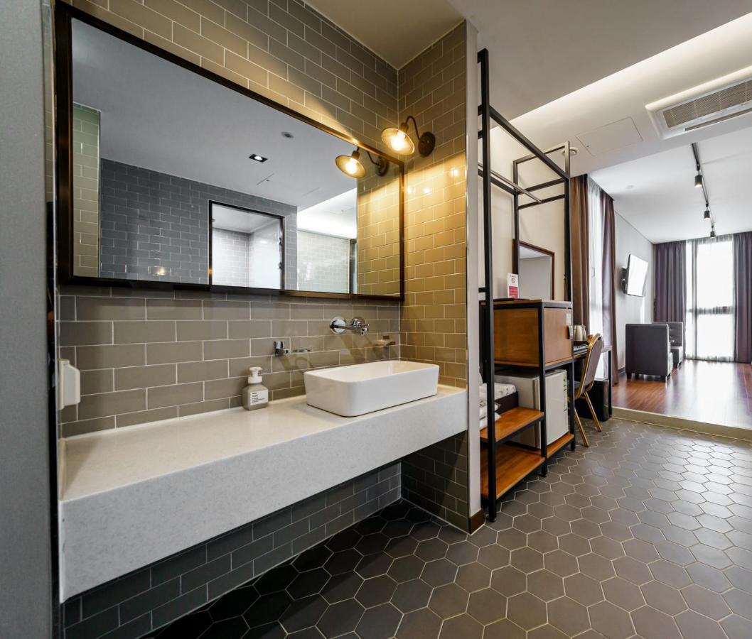 Rest Hotel Gimpo Bagian luar foto